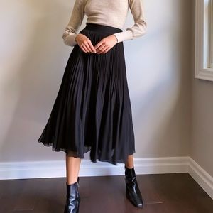 Aritzia twirl skirt